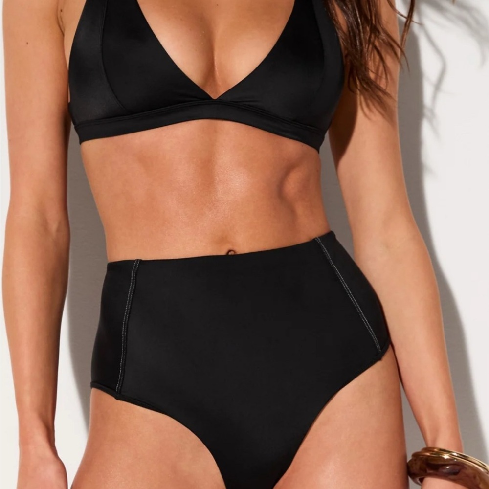 NWT Fabletics High-Waisted Panel Swim Bottom – Black/White – Size XL